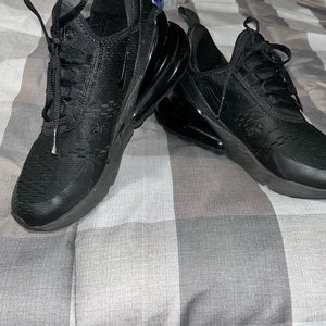 Black air max 270